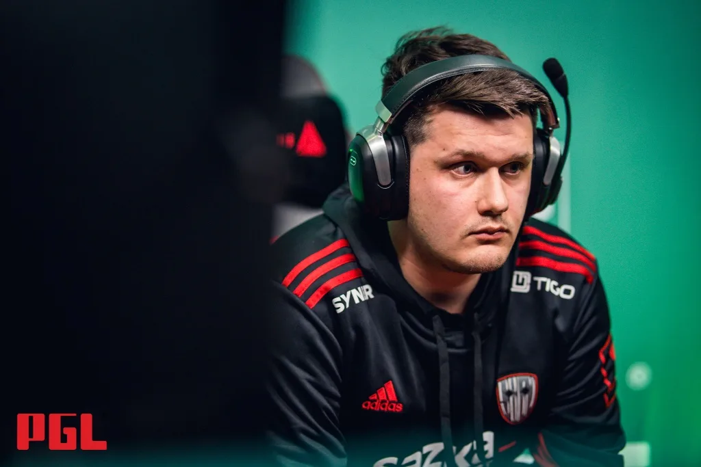 Томаш “tomkeejs” Томка