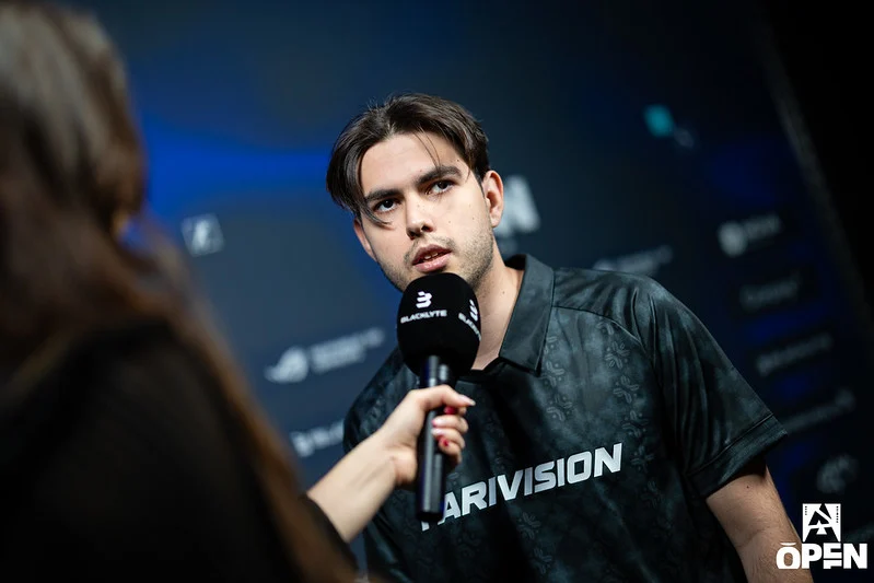 PARIVISION sign veteran rifler HObbit for XSE Pro League