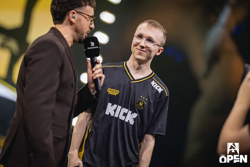 ropz: apEX is stricter, karrigan gives more freedom