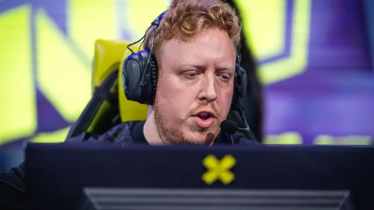 NAVI terminates contract with streamer Ardiis after controversial remarks
