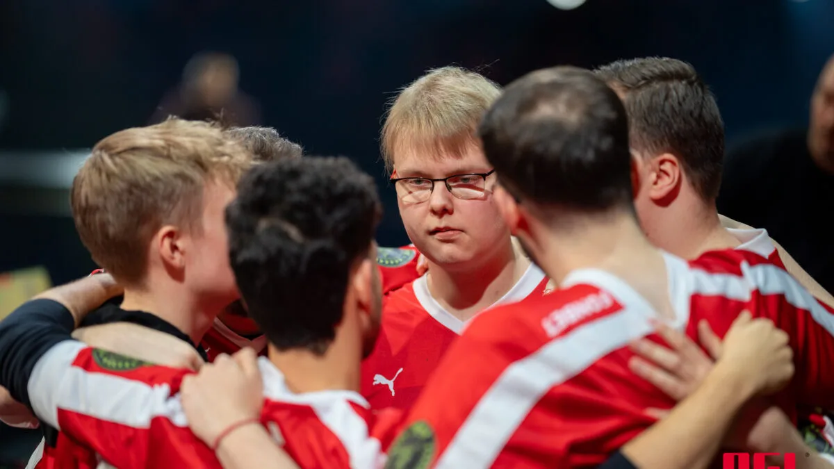 Jimpphat розповів про конфлікт у MOUZ, що призвів до бенчу siuhy